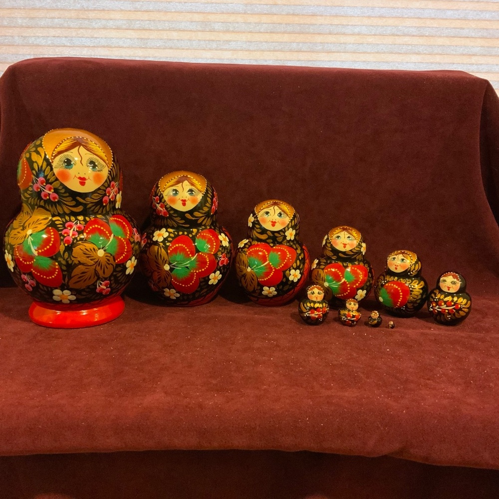 Nesting Dolls Set of 10! NEW!